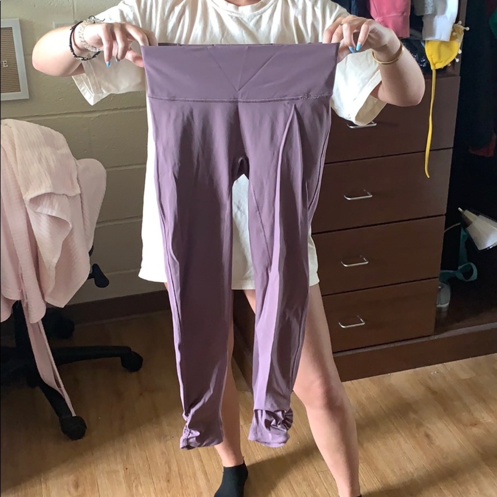 Lululemon Legging with leg scrunch